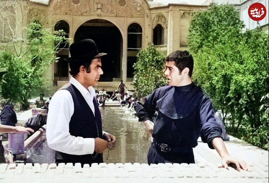 ساعت وبگردی |«بهروز وثوقی و ناصرملک مطیعی» در نمایی از فیلم طوقی؛ سال 1349 ساعت وبگردی |«بهروز وثوقی و ناصرملک مطیعی» در نمایی از فیلم طوقی؛ سال 1349