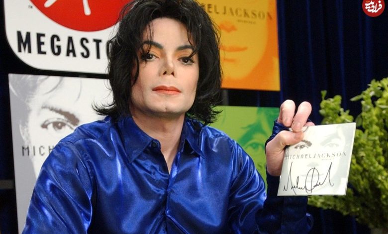 چهره ها در زمان ؛ سفر «مایکل جکسون» به امارات و بازدید از شهر دبی؛ سال 2005 (عکس) سفر «مایکل جکسون» به امارات و بازدید از شهر دبی؛ سال 2005