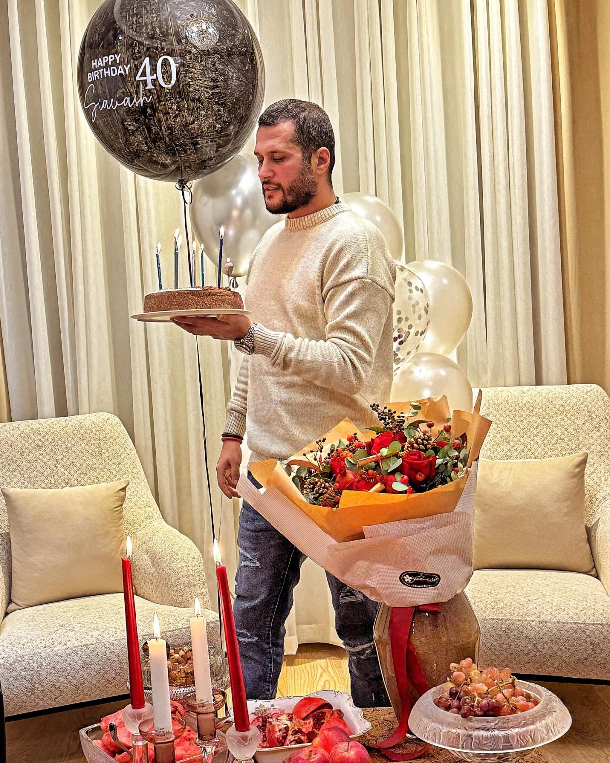 قاب امروز | قابی زیبا از جشن تولد سیاوش خیرابی در ۴۰ سالگی قاب امروز | قابی زیبا از جشن تولد سیاوش خیرابی در ۴۰ سالگی