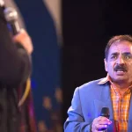 تاریخ وبگردی | ژست های خنده دار رشید آقا وقتیکه برنده جایزه بهترین کمدین می شود