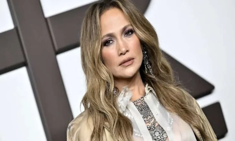 نگاه روز | تغییر چهره و استایل«جنیفر لوپز» در خیابان های نیویورک ! / شلواری که عمرا زنان ایرانی بپوشند اما اونجا مد جنیفریه ! نگاه روز | تغییر چهره و استایل«جنیفر لوپز» در خیابان های نیویورک ! / شلواری که عمرا زنان ایرانی بپوشند اما اونجا مد جنیفریه !