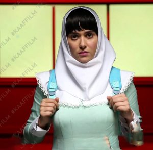 نگاه روز |نگاهی به استایل مدرسه ای پریناز ایزدیار در فیلم سرریز