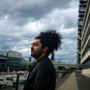 تاریخ وبگردی | تغییر چهره جذاب «مهدی کوچولو» سریال پس از باران بعد 24 سال در آلمان