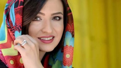 تاریخ وبگردی | سلفی جالب گلاره عباسی در کنار محسن کیایی در پشت صحنه یک فیلم جذاب