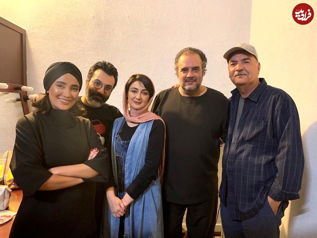 0-3 تاریخ وبگردی | «ایرج طهماسب و ویدا جوان» در پشت صحنه یک تئاتر؛ سال 1398