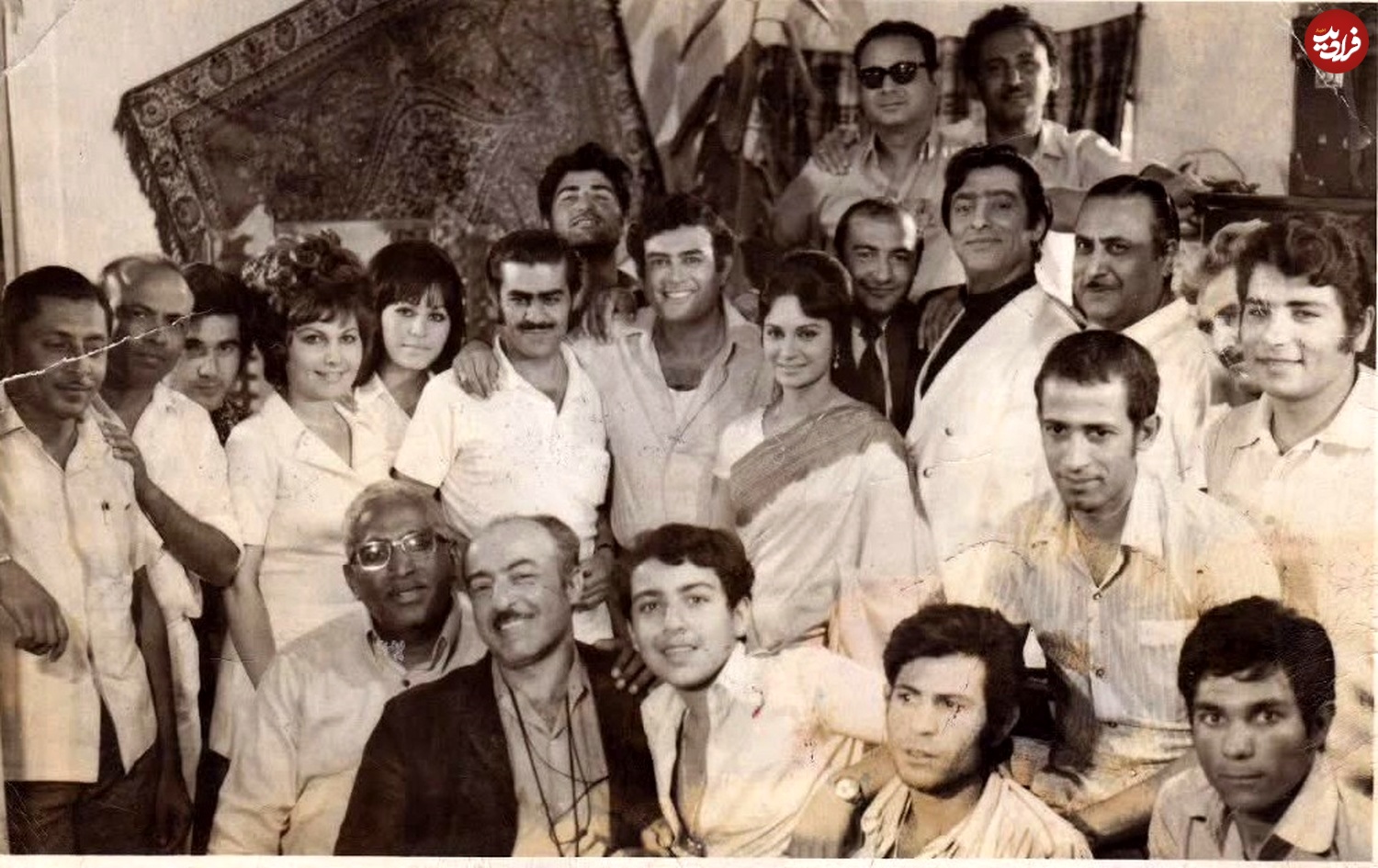 0-38 (تصویر) سفر در زمان؛ «محمدعلی فردین» در پشت صحنۀ یک فیلم ایرانی-هندی؛ سال 1350