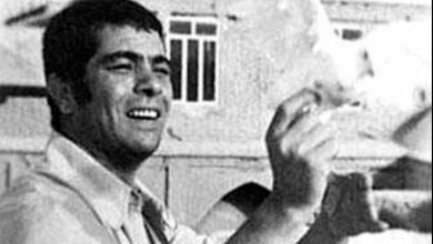 (عکس) «بهروز وثوقی و آفرین عبیسی» در صحنه‌ای از فیلم «طوقی»؛ سال 1349