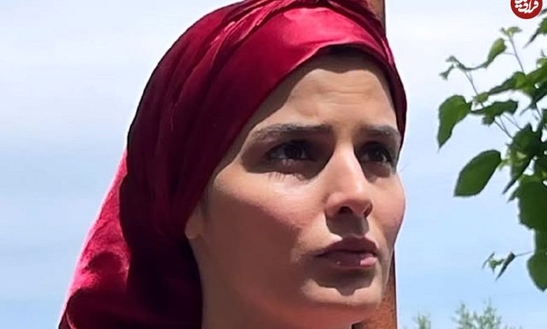 تاریخ وبگردی |«سوجان و پدرش اسفندیار» در پشت صحنه سریال سوجان؛ سال 1402 (عکس) «سوجان و پدرش اسفندیار» در پشت صحنه سریال سوجان؛ سال 1402