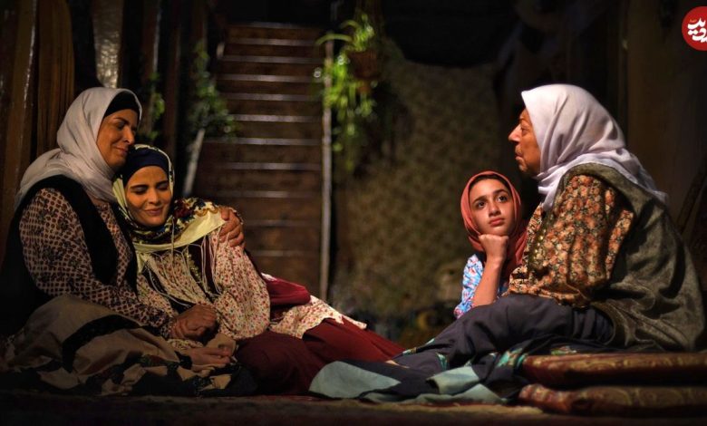 نگاه روز | «زیبا، سوجان و غلام» در پشت صحنه سریال سوجان؛ سال 1402 (عکس) «زیبا، سوجان و غلام» در پشت صحنه سریال سوجان؛ سال 1402