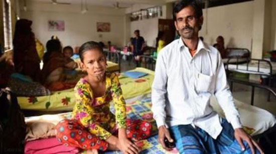 دختری که روی صورتش شاخ و برگ درخت رشد می کند + عکس دختری که روی صورتش شاخ و برگ درخت رشد می کند + عکس