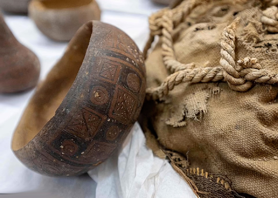 کشف ۶ کودک مومیایی که به همراه جسد مردی نجیبزاده قربانی شده بودند + عکس کشف ۶ کودک مومیایی که به همراه جسد مردی نجیبزاده قربانی شده بودند + عکس