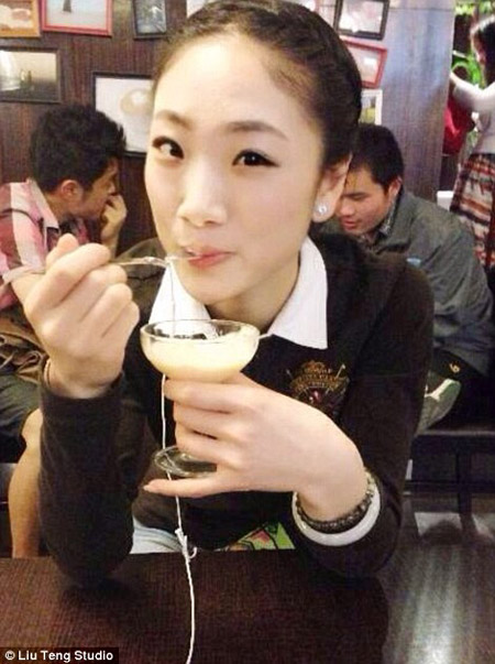 دختر زیبای چینی با بدنی عجیب و خارق العاده دختر زیبای چینی با بدنی عجیب و خارق العاده