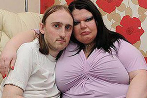 زمان خواندن | با حسودترین زن جهان بیشتر آشنا شوید!! (عکس) زمان خواندن | با حسودترین زن جهان بیشتر آشنا شوید!! (عکس)