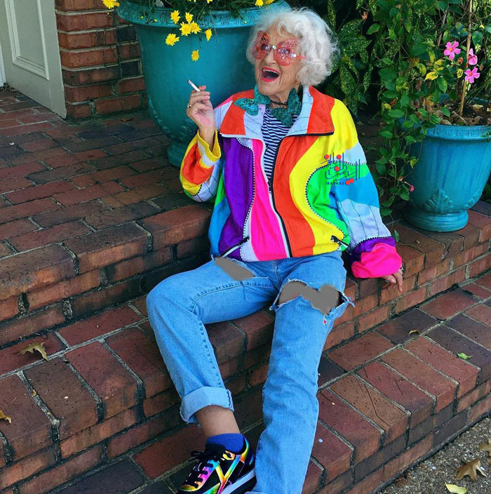 171568039649197-irannaz-com از ذات پرانرژی خود برای غلبه بر سختی های زندگی استفاده می کند