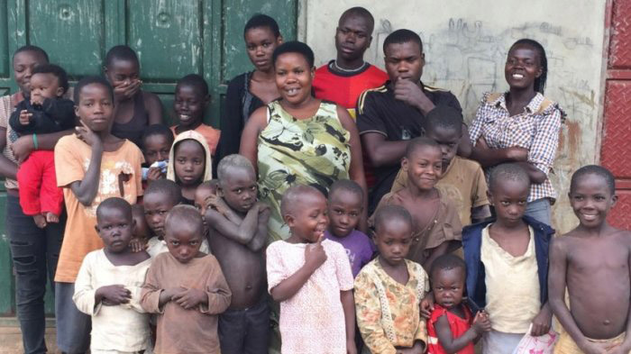 171809241837130-irannaz-com شوهرش او و بچه هایش را بی خانمان رها کرد