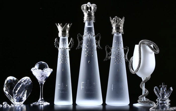 172164300414496-irannaz-com آب از یک چشمه طبیعی در کوبه ژاپن