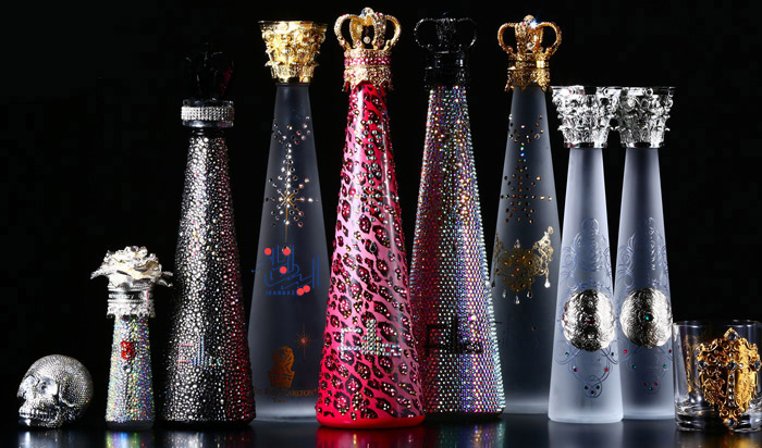 172164300632938-irannaz-com دارای تزئینات طلایی و طرح های پیچیده ، جالب و خواندنی درمورد گران ترین بطری آب جهان!