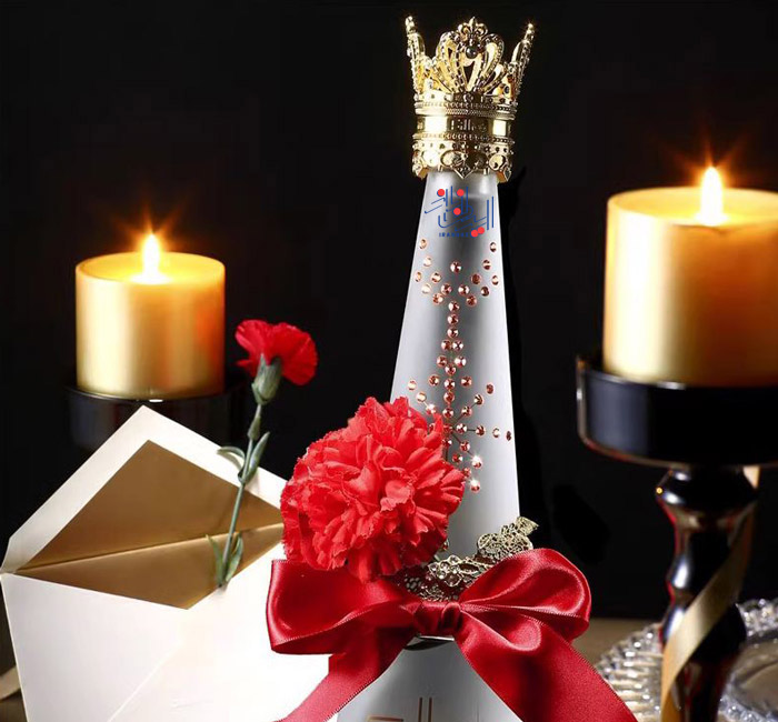 172164301033748-irannaz-com برخی برندها بطری را با طلا، پلاتین یا سنگ های قیمتی تزئین می کنند ، جالب و خواندنی درمورد گران ترین بطری آب جهان!