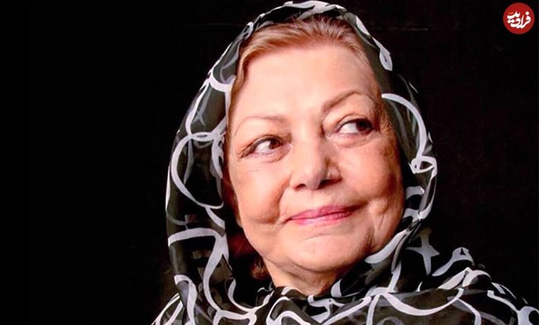 تاریخ وبگردی | تیپ ویژۀ «حمیده خیرآبادی» در کنار «آتنه فقیه نصیری»؛ 33 سال قبل (عکس) سفر در زمان؛ تیپ ویژۀ «حمیده خیرآبادی» در کنار «آتنه فقیه نصیری»؛ 33 سال قبل