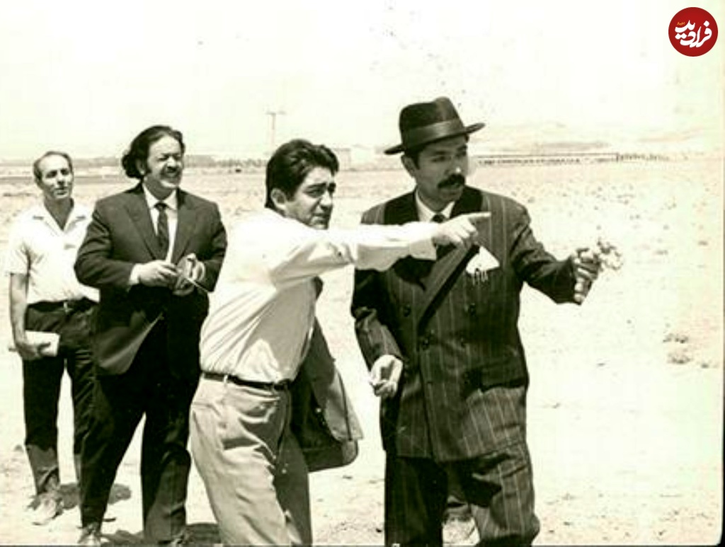 no-name-1 زمان وبگردی ؛ «علی نصیریان، عزتالله انتظامی و محمدعلی کشاورز» در فیلم «آقای هالو»؛ سال 49