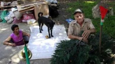 عکس داغ امروز | ماجرای 22 سال زندگی عاشقانه و رمانتیک در فاضلاب