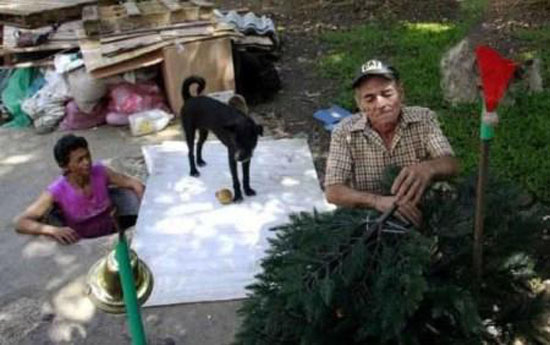 عکس داغ امروز | ماجرای 22 سال زندگی عاشقانه و رمانتیک در فاضلاب عکس داغ امروز | ماجرای 22 سال زندگی عاشقانه و رمانتیک در فاضلاب