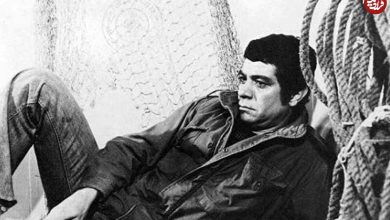 (عکس) سفر در زمان؛ شادی «بهروز وثوقی و عباس شباویز» بعد بردن جایزه برای فیلم قیصر؛ سال 48