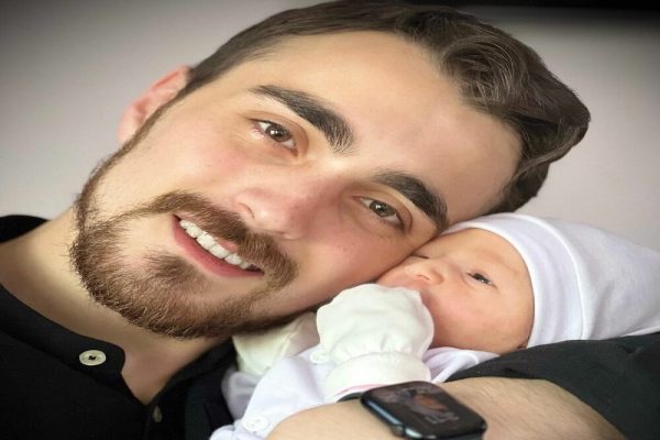 تاریخ و زمان وبگردی؛عکس های جدید از پوشش متفاوت سید احمد خمینی کنار پدرش تاریخ و زمان وبگردی؛عکس های جدید از پوشش متفاوت سید احمد خمینی کنار پدرش