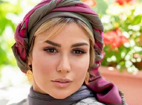 چهره ها در زمان ؛ زیبایی خیره کننده رز رضوی آذر “معمای شاه” در ۴۲ سالگی اش / قیافه اش مثل قالی کرمون میمونه چهره ها در زمان ؛ زیبایی خیره کننده رز رضوی آذر “معمای شاه” در ۴۲ سالگی اش / قیافه اش مثل قالی کرمون میمونه