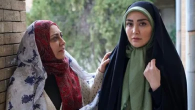 نگاه روز |ژست و پوشش خاص «مریم معصومی» در یک کتابفروشی