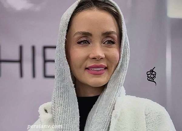 قاب تاریخ روز ؛ استایل رسمی و جدید حدیث فولادوند در مراسم بزرگداشت گلاب آدینه / رونمایی از ست سرمه ای بازیگر معروف قاب تاریخ روز ؛ استایل رسمی و جدید حدیث فولادوند در مراسم بزرگداشت گلاب آدینه / رونمایی از ست سرمه ای بازیگر معروف