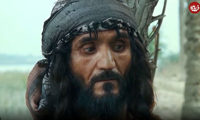 زمان وبگردی ؛ «پشنگ، غلام شمر» (مختارنامه) در حال نواختن دوتار در یک کنسرت عکس؛ سفر زمان؛ «پشنگ، غلام شمر» (مختارنامه) در حال نواختن دوتار در یک کنسرت