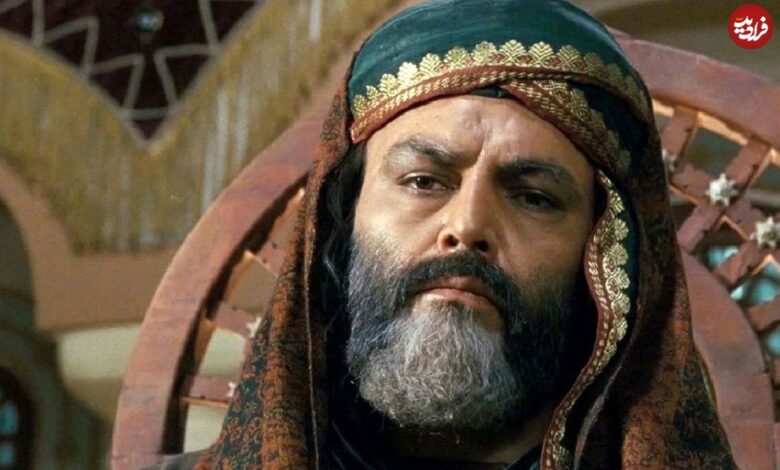 چهره ها در زمان ؛سفر به تاریخ؛ «مختار ثقفی» در حال خوش و بش با «عزتالله ضرغامی» در یک مراسم؛ سال 1390 عکس؛ سفر به تاریخ؛ «مختار ثقفی» در حال خوش و بش با «عزتالله ضرغامی» در یک مراسم؛ سال 1390