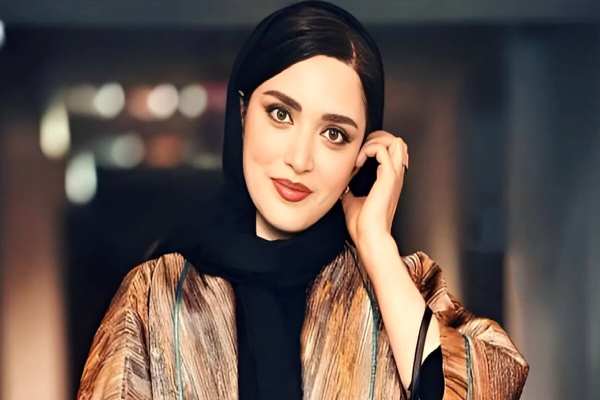 تاریخ و زمان وبگردی؛ رونمایی از چهره جدید بهنوش طباطبایی با استایلی شیک که نگاهها را به خود جلب کرد + عکس تاریخ و زمان وبگردی؛ رونمایی از چهره جدید بهنوش طباطبایی با استایلی شیک که نگاهها را به خود جلب کرد + عکس