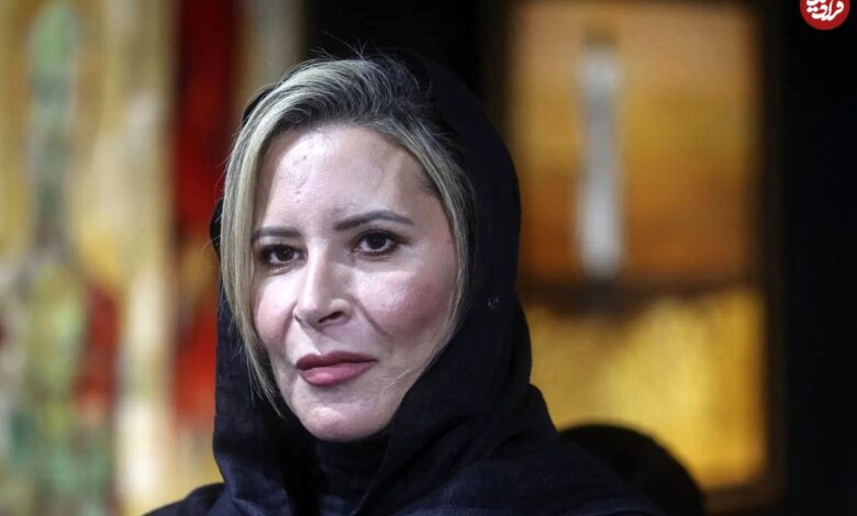 زمان وبگردی ؛ «عایشه دختر معمر قذافی در 10 سالگی کنار پدرش»؛ سال 64 (عکس) سفر در تاریخ؛ «عایشه دختر معمر قذافی در 10 سالگی کنار پدرش»؛ سال 64