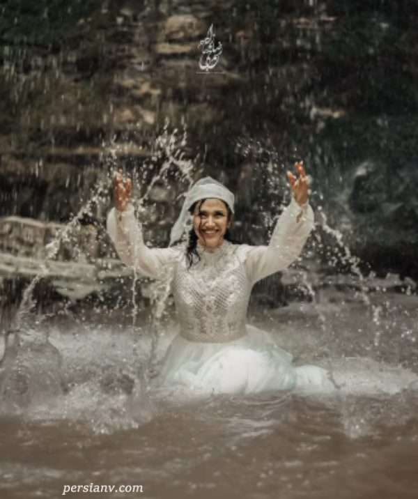 عکس نیلوفر استخری