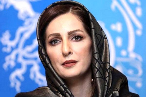 تاریخ و زمان وبگردی؛دکوراسیون شیک و مدرن گوشه ای از خانه خواهر شقایق دهقان در جاجرود / شباهت عجیب خواهرانه جلب توجه کرد تاریخ و زمان وبگردی؛دکوراسیون شیک و مدرن گوشه ای از خانه خواهر شقایق دهقان در جاجرود / شباهت عجیب خواهرانه جلب توجه کرد