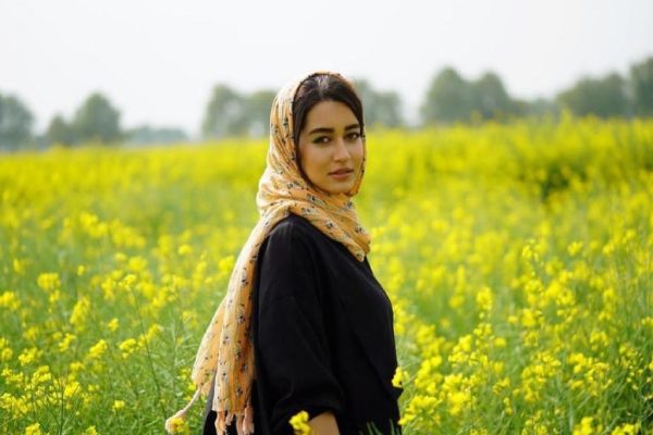 ساعت وبگردی | پاتیناژ بازی مهلقا مینوشزاد بازیگر نقش خورشید قطب شمال در باشگاه ورزشی ساعت وبگردی | پاتیناژ بازی مهلقا مینوشزاد بازیگر نقش خورشید قطب شمال در باشگاه ورزشی