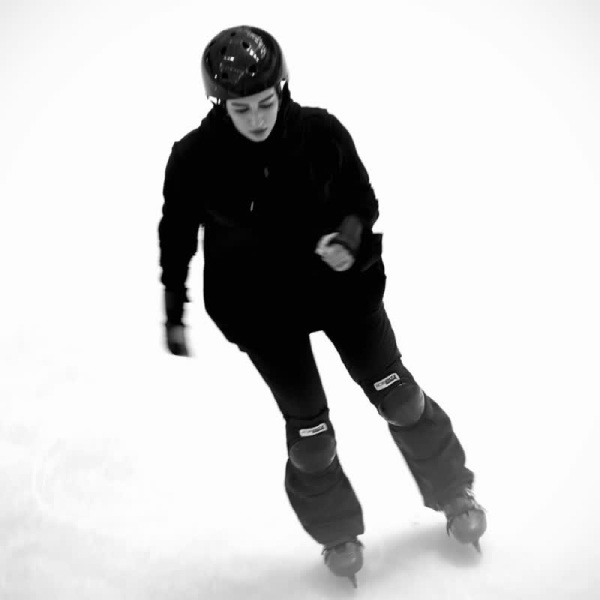 مه‌‌لقا‌ می‌نوش‌زاد بازیگر