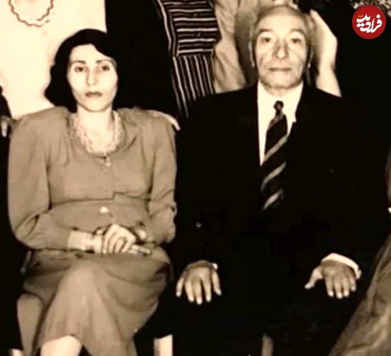 no-name-16 تیتر روز ؛ سفر زمان؛ سفر به تاریخ؛ عکس کمتر دیدهشده از «پدر و مادر هایده و مهستی» در یک مهمانی