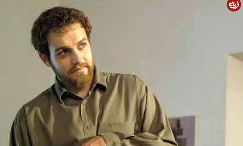 چهره ها در زمان؛ چهرۀ «الیاس» (سریال اغماء) بعد از 18 سال در تولد 43 سالگیاش عکس؛ سفر زمان؛ چهرۀ «الیاس» (سریال اغماء) بعد از 18 سال در تولد 43 سالگیاش