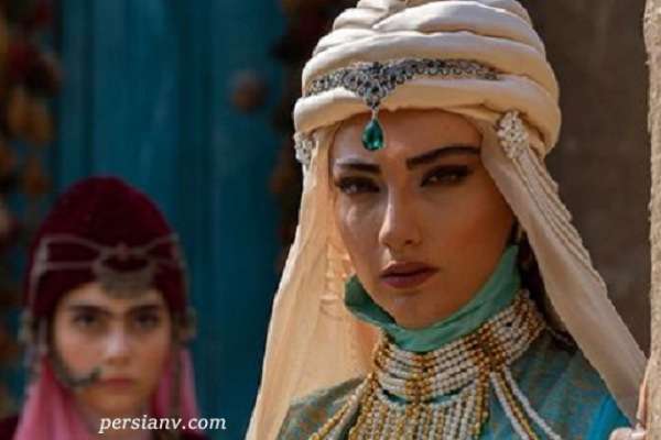 تاریخ و زمان وبگردی؛ تیپ و استایل متفاوت ماه منیر سریال «مستوران» + عکس / لحظه ای به یادماندنی در ذهن بینندگان شد تاریخ و زمان وبگردی؛ تیپ و استایل متفاوت ماه منیر سریال «مستوران» + عکس / لحظه ای به یادماندنی در ذهن بینندگان شد