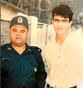 تاریخ وبگردی |عکس «اجل معلق» در کنار اکبر عبدی سال 74 تاریخ وبگردی |عکس «اجل معلق» در کنار اکبر عبدی سال 74