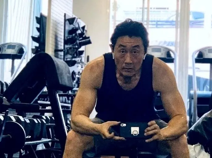 🔥تاریخ وبگردی | عکس هو جون هو بازیگر نقش ژنرال هموسو سریال جومونگ در باشگاه بدنسازی 🔥تاریخ وبگردی | عکس هو جون هو بازیگر نقش ژنرال هموسو سریال جومونگ در باشگاه بدنسازی