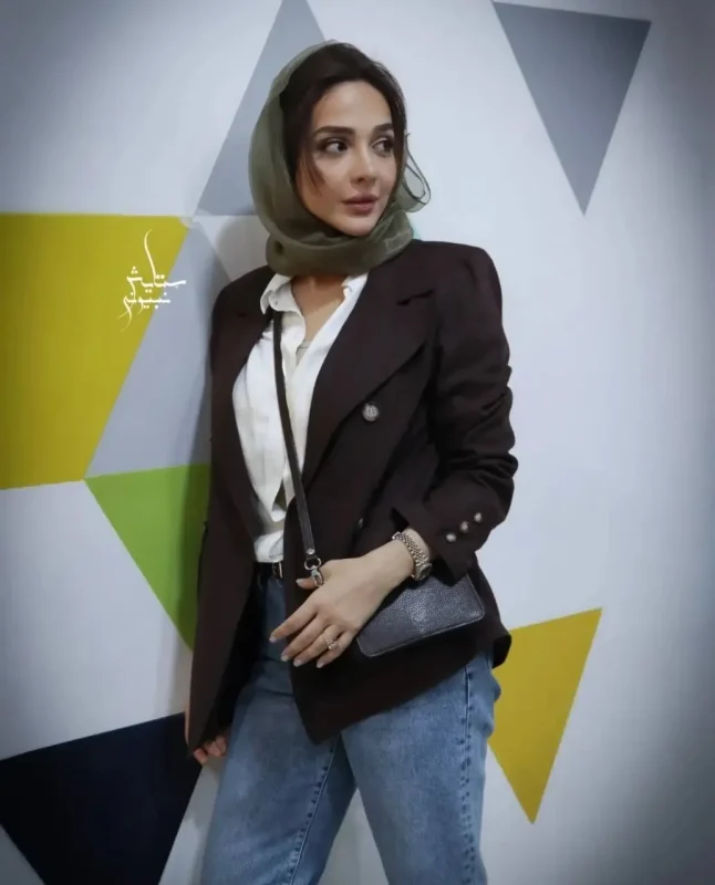 🔥تاریخ وبگردی | المیرا دهقانی در یک مراسم خاص کنار همسرش 🔥تاریخ وبگردی | المیرا دهقانی در یک مراسم خاص کنار همسرش