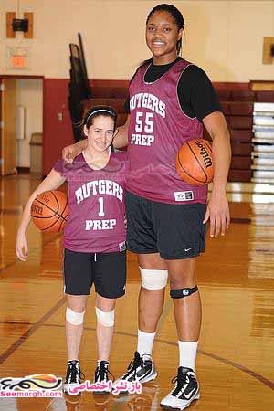 دختری که قد و هیکلش باعث تعجب همه شده