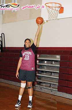 دختری که قد و هیکلش باعث تعجب همه شده