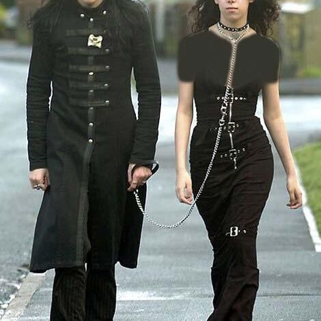 نگاه روز | دختری عجیب که مانند سگ ها زندگی میکند! +عکس