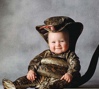 تصاویرکودکان در لباسهای عجیب و جالب تصاویرکودکان در لباسهای عجیب و جالب