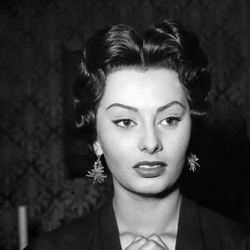 عکس جدید | چهره و استایل «سوفیا لورن» در 20 سالگی سال 1333 عکس جدید | چهره و استایل «سوفیا لورن» در 20 سالگی سال 1333